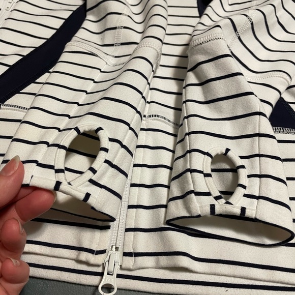Lululemon Quiet Stripe In Stride Jacket - Picture 6 of 7